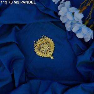 Colgante de circonita para mujer, elegante colgante de aleación chapado en oro antiguo para mujer, colgantes de aleación chapados en oro - Product Image 1