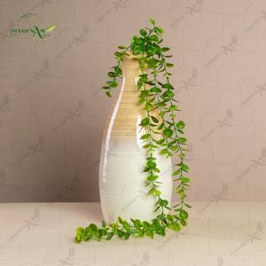 Vase en bambou artisanal de style Art déco pour les intérieurs modernes et luxueux en provenance du Vietnam - Product Image 4