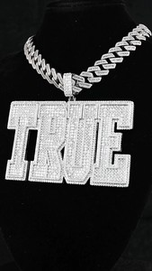จี้รูปตัวอักษร TRUE สไตล์ฮิปฮอป พร้อมสร้อยคิวบา จี้และเครื่องประดับแฟชั่น สร้อยคอผู้ชายสุดเทรนดี้ - Product Image 3