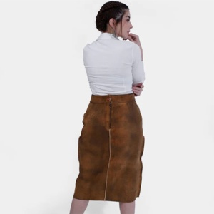 Jupe courte marron en similicuir taille haute pour femme, coupe ajustée, tendance, idéale pour les soirées, élégante, vente en gros, fabricant de jupes en cuir - Product Image 3
