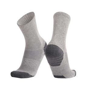 Chaussettes de sport athlétiques haut de gamme en coton personnalisées, respirantes, à séchage rapide, brodées, pour hommes, vente en gros - Product Image 4