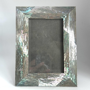 Cadre photo en résine de luxe haut de gamme avec un design artisanal sophistiqué pour la décoration intérieure - Product Image 6