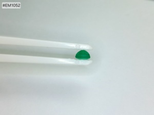 พลอยมรกตแซมเบียทรงแปดเหลี่ยมคุณภาพพรีเมียม น้ำหนัก 1.44 กะรัต สีเขียวเข้ม คุณภาพสูง เหมาะสำหรับทำแหวนเครื่องประดับ - Product Image 5