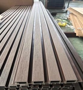 Revêtement mural <span class=keywords><strong>extérieur</strong></span> en WPC rainuré, panneau Great Wall résistant aux UV, co-extrusion, grain <span class=keywords><strong>de</strong></span> <span class=keywords><strong>bois</strong></span>, bardage pour décoration murale extérieure sans peinture - Product Image 2