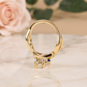 Bague de luxe en or avec pierres latérales taillées en marquise, baguette et rondes, design de bande conique, bijou élégant et de prestige - Product Image 3