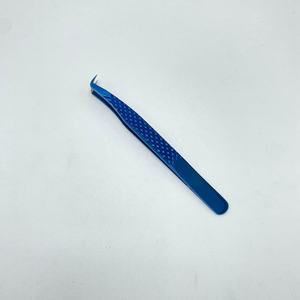 Pinzas de extensión de pestañas de acero inoxidable sostenibles japonesas profesionales 2025, volumen de fibra puntiaguda azul de Plasma, Etiqueta Privada - Product Image 4