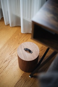 Poubelle ronde en bois de style rustique avec couvercle pour le stockage des déchets secs en intérieur, pour la maison, le bureau, la cuisine et la chambre, provenant d'Inde - Product Image 4