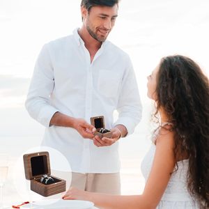 Boîte à bijoux en bois en forme de cœur avec un seul compartiment, boîte à bijoux vintage personnalisée en bois pour demande en mariage, fiançailles, mariage - Product Image 4