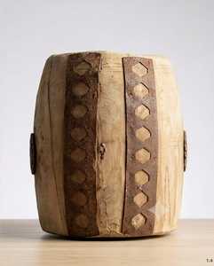 Pot de fleurs en bois sculpté à la main, style rustique, motif géométrique avec centre en métal décoratif, pour usage extérieur et domestique, jardinière pour plantes - Product Image 3