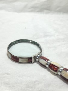 Loupe de lecture de luxe en laiton faite à la main avec manche en os incrusté rouge et blanc, loupe décorative de bureau vintage - Product Image 2