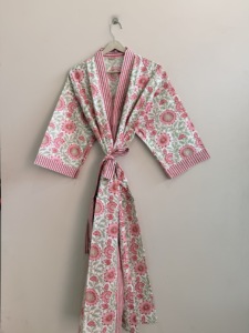 Bata Kimono Larga de Algodón Estampado Floral Indio para Verano, Ropa de Estar por Casa - Product Image 1