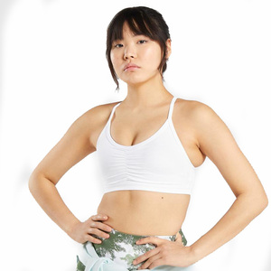 Soutien-gorge de sport vert olive sans coutures avec dos croisé – Haut d'entraînement - Product Image 2