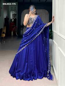 Proveedor de conjuntos de Lehenga-Choli-Dupatta de diseño de primera calidad, estilo P.C. Kashmiri, con cuentas, lentejuelas y bordados de hilo, de Surat. - Product Image 2