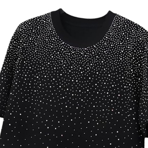 Camiseta de Hombre Oversize con Estampado de Logotipo Frontal Personalizado, Diseño Moderno, Estampado Brillante con Pedrería, 100% Algodón, Estilo Urbano - Product Image 4