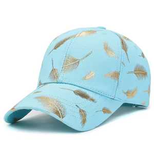 Gorra de Béisbol Unisex con Estampado de Plumas Doradas, Transpirable, de Poliéster, Talla Ajustable, Informal, para Primavera/Verano - Product Image 3