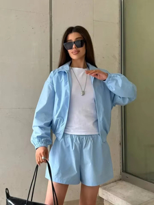 Ensemble de survêtement deux pièces bleu clair pour femme, manches longues, fermeture éclair, short sportif, tenue printemps-été, coupe ample, couleur unie - Product Image 3