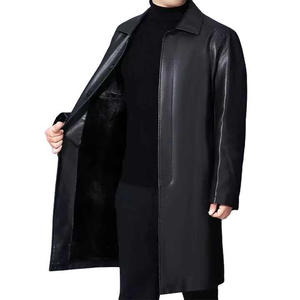 Manteau de luxe noir pour homme ARTISAN IMPEX à manches longues en fourrure de raton laveur, col montant, fermeture simple boutonnage - Product Image 4