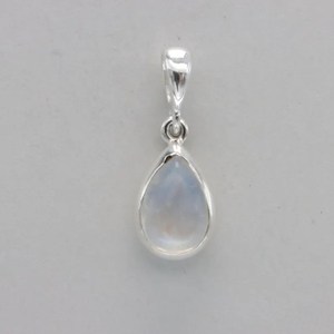 Pendentif croix en argent sterling 925 avec serti clos en pierre de lune arc-en-ciel, bijou religieux chrétien unisexe - Product Image 3