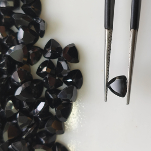 Espinela Negra Natural de 6MM, Corte Trillón, Gema Suelta de la Mejor Calidad para Joyería, Gemas de Red Mountain - Product Image 2