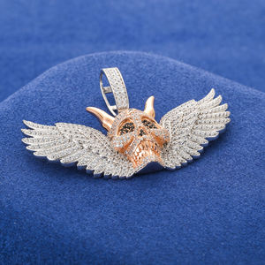 Pendentif Crâne Ailé Plaqué Or Rose avec Strass en Cristal, Breloque Thème Style Punk, Bijou Unisexe, Cadeau - Product Image 1