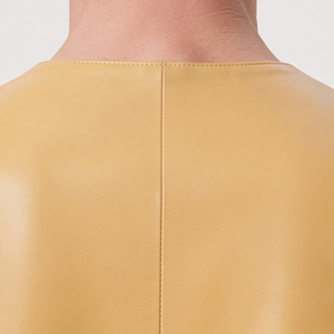 Camiseta de Manga Larga con Cuello en V de Punto y Cuero para Hombre, Corte Ajustado, con Logotipo Personalizado - Product Image 5