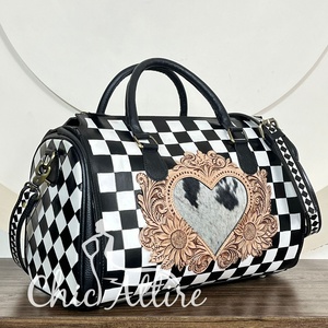 Nueva Bolsa de Viaje Grande de Cuero Vacuno Genuino Hecha a Mano y Personalizada, Estilo Western a Cuadros, Perfecta para Mujer - Product Image 1