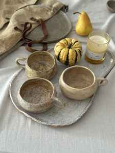 Ensemble de tasses en céramique élégantes de fabrication indienne, durables et compatibles micro-ondes, pour le thé et le café, disponibles à prix abordable par UO - Product Image 2