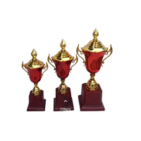 Fabricant de trophées de sport en métal de conception unique pour les compétitions de badminton de cricket de football d'université d'école