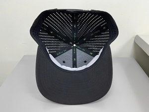 Casquette de camionneur pour adulte à 6 panneaux perforés découpés au laser, personnalisable (logo et couleur), fabriquée au Vietnam, confortable et sportive - Product Image 5