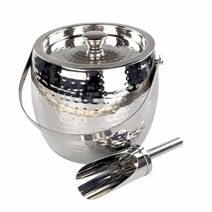 Cubo de hielo de Metal de Venta caliente con tapa y cuchara Cubo de champán de Metal Herramientas de barra de Metal de enfriador de vino de India en precio al por mayor - Product Image 1