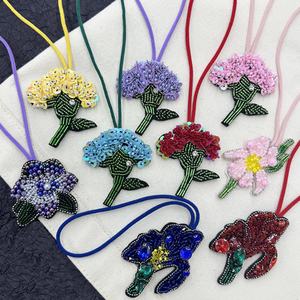 Porte-clés perlé fait main multi-styles en cuir avec broderie de perles écologiques – Cadeau écoresponsable pour femmes, hommes et amis - Product Image 6