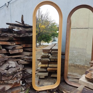 Miroir sur pied en bois au design esthétique en forme d'arche, idéal pour un style de maison épuré, vente en gros depuis l'Inde - Product Image 6