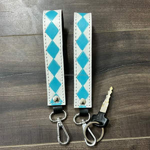 Nouveau design à carreaux porte-clés en cuir véritable bracelet accessoires en gros lanière de clé de bracelet en cuir de vachette de luxe de qualité supérieure - Product Image 4