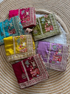 Colección Premium de Saris de Diseño Reglance, Sari de Seda con Detalles de Moti Hechos a Mano, Pallu en Caja, Aspecto Lujoso, Tradicional Gujarati - Product Image 5