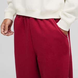 กางเกงวอร์มทรงหลวมแบบมีแถบข้างสำหรับผู้ชาย ปี 2026 โลโก้แบบกำหนดเองได้ สวมใส่สบายๆ เหมาะกับกิจกรรมกลางแจ้ง ทรงขาบาน หลวม โอเวอร์ไซส์ แบบซ้อนทับกัน - Product Image 2