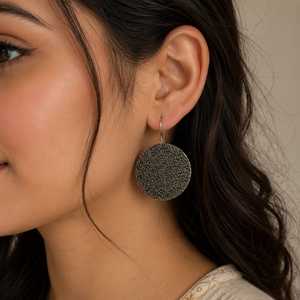 Pendientes de Plata de Ley 925 con Diseño Floral, Pendientes Colgantes de Plata Estilo Boho, Pendientes Redondos Grabados, Joyería de Estilo Vintage - Product Image 1