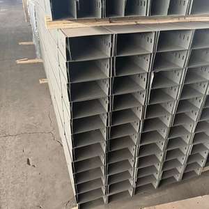 Chemin de câbles ventilé en acier industriel de type cheminée, renforcé, autobloquant, sur mesure, avec surface galvanisée à chaud - Product Image 3