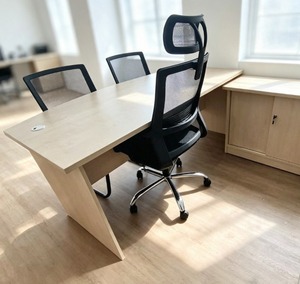 โต๊ะทำงานผู้บริหารไม้แข็งแรงทนทานสไตล์โมเดิร์น ยี่ห้อ AY Office เฟอร์นิเจอร์สำนักงานแบบตั้งพื้น ประกอบเองได้ ดีไซน์มินิมอล สำหรับใช้งานเชิงพาณิชย์ รับประกัน 1 ปี - Product Image 1