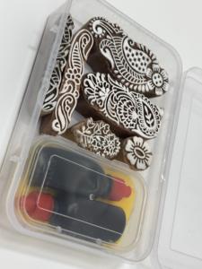 Kit de blocs d'impression au henné en bois faits à la main avec encre et tampon éponge – Tampons de motifs traditionnels Mehndi pour l'artisanat et l'impression textile - Product Image 3