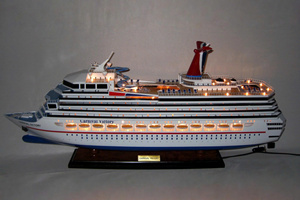 CARNIVAL VICTORY Avec lumières - Maquette de bateau de croisière Panama en bois, fabriquée à la main - Product Image 2