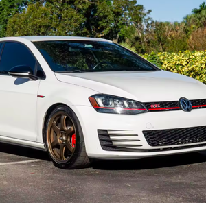 Volkswagen GTI Sport AWD Premier Plus 2017 Usado en Buen Estado, Sin Accidentes, Volante a la Izquierda/Derecha - Product Image 1