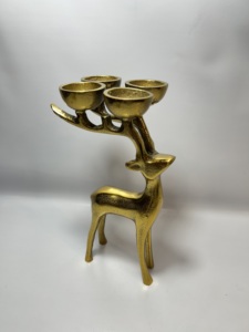 Candelabro Creativo de Aluminio Dorado con Figura de Reno Descansando, Soporte para Velas, Decoración Navideña al por Mayor - Product Image 4