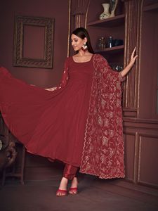 Elegante y Hermoso Traje Anarkali Rosa Oscuro para Mujer, Manga 3/4, Georgette Crepé, Semi-Cosido, para Fiesta de Diwali - Product Image 5