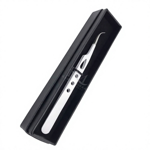 Pinza para pestañas con recubrimiento de polvo plateado, punta plateada brillante, agarre de diamante, acero inoxidable / Pinza individual, empaque en caja negra. - Product Image 6