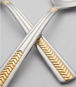 Ensemble de couverts en acier inoxydable argenté et doré, collection de vaisselle haut de gamme, élégante pour une cuisine et une salle à manger modernes - Product Image 2