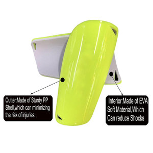 สนับแข้งฟุตบอลสำหรับผู้ใหญ่ วัสดุ EVA ป้องกันอย่างดี ระบายอากาศได้ดี น้ำหนักเบา - Product Image 1