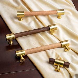 Tirador de Gabinete de Lujo de Madera y Latón, Tirador Cilíndrico Moderno para Cajones, Herraje Premium para Muebles de Cocina y Armarios, Artesanía Natural - Product Image 2