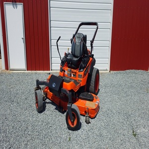 เครื่องตัดหญ้าแบบ Zero Turn ยี่ห้อ Kubota รุ่น ZD121 เครื่องยนต์เบนซิน 4 จังหวะ 196 ซีซี ขับเคลื่อนด้วยตัวเอง ใบมีดแบบโรตารี่ ระบบปล่อยหญ้าด้านหลัง ระดับอุตสาหกรรม - Product Image 3