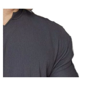 เสื้อยืดคอกลมแขนสั้นผู้ชายแบบเรียบง่ายสั่งทำขายส่ง ผ้าฝ้าย 100% ย้อมสีธรรมชาติ เป็นมิตรกับสิ่งแวดล้อม ระบายอากาศได้ดี แห้งเร็ว เหมาะสำหรับออกกำลังกาย - Product Image 3