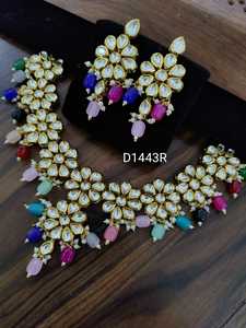 Parure de collier Kundan plaqué or avec cristaux, strass et perles, motif floral, bijoux de déclaration pour femme, idéal pour fêtes et mariages D1443R - Product Image 2